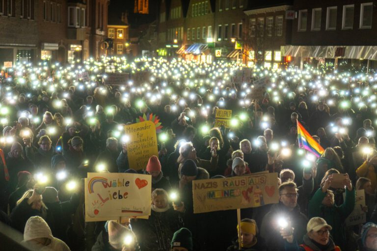 4000 Meppener zeigen Gesicht. Demo gegen Rechts.